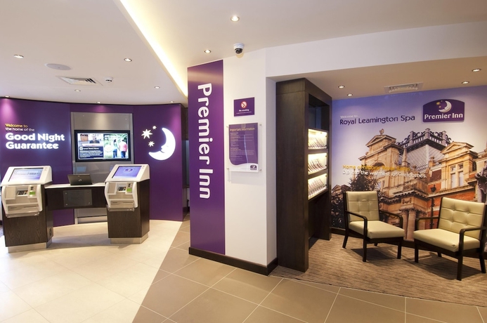 Imagen de los interiores del Hotel Premier Inn Leamington Spa Town Centre. Foto 16