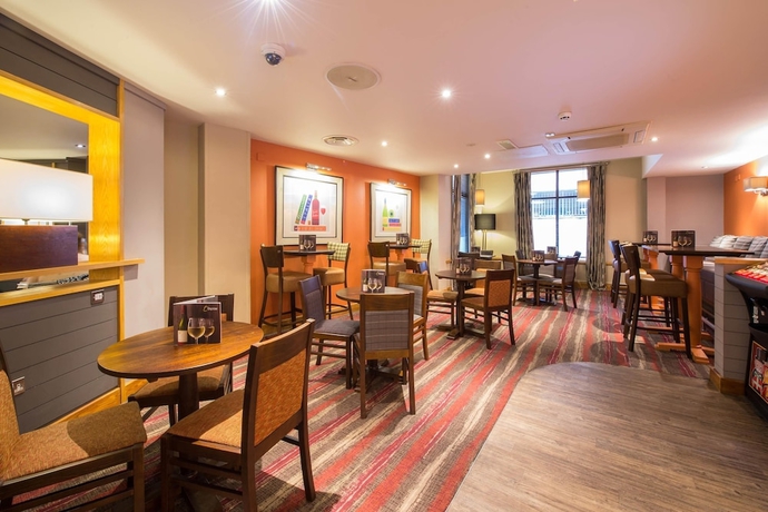 Imagen del bar/restaurante del Hotel Premier Inn Liverpool City Centre - Moorfields. Foto 5