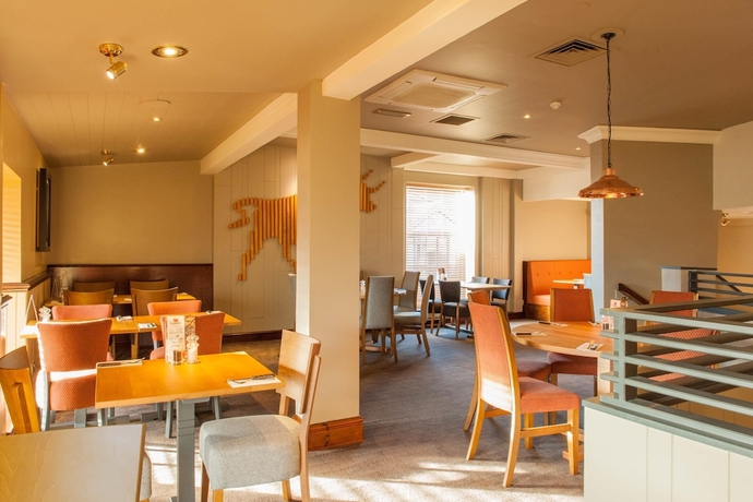 Imagen del bar/restaurante del Hotel Premier Inn Liverpool North. Foto 2