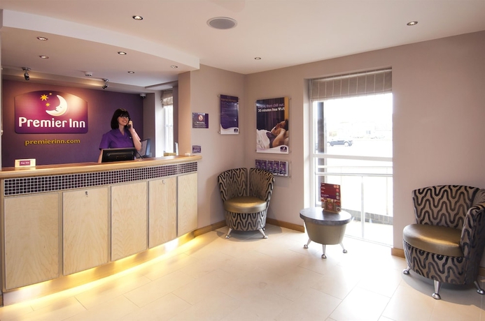 Imagen de los interiores del Hotel Premier Inn Llanelli Central West. Foto 16