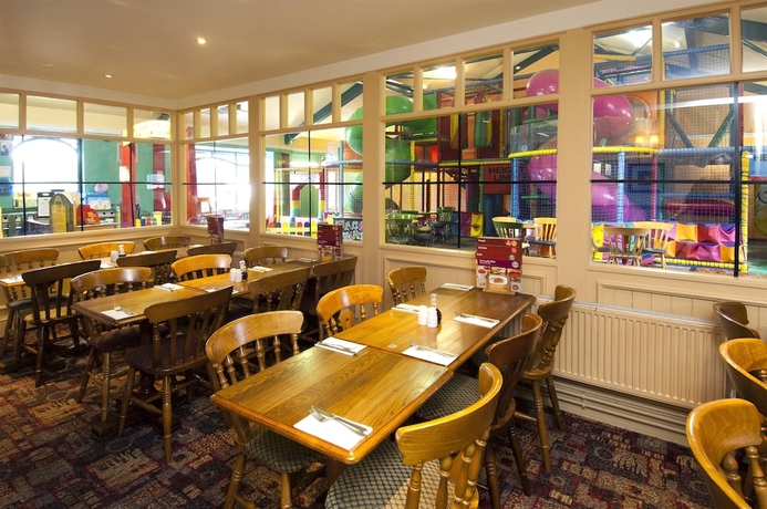 Imagen del bar/restaurante del Hotel Premier Inn Llanelli Central West. Foto 6