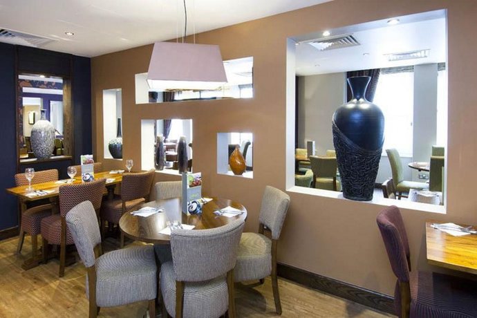 Imagen del bar/restaurante del Hotel Premier Inn London Blackfriars. Foto 4