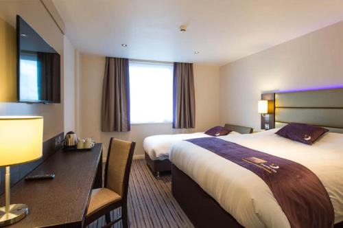 Imagen de la habitación del Hotel Premier Inn London Brixton. Foto 8