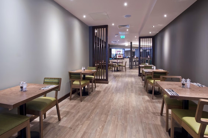 Imagen del bar/restaurante del Hotel Premier Inn London Chiswick. Foto 2