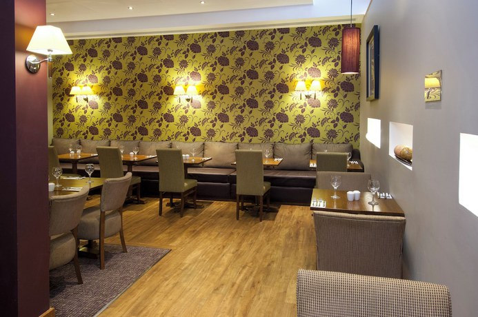 Imagen del bar/restaurante del Hotel Premier Inn London City - Old Street. Foto 2