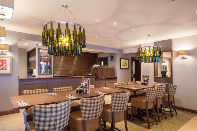 Imagen del bar/restaurante del Hotel Premier Inn London Edmonton. Foto 2