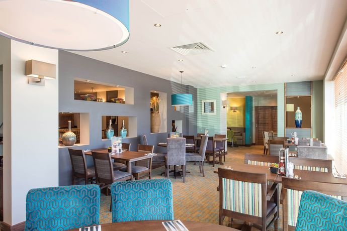 Imagen del bar/restaurante del Hotel Premier Inn London Edmonton. Foto 3