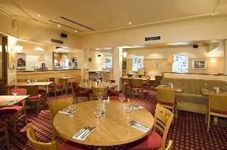 Imagen del bar/restaurante del Hotel Premier Inn London Gatwick (A23 Airport Way). Foto 5
