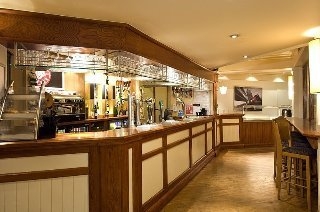 Imagen del bar/restaurante del Hotel Premier Inn London Gatwick (A23 Airport Way). Foto 6