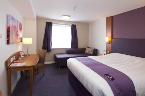 Imagen de la habitación del Hotel Premier Inn London Hampstead. Foto 2