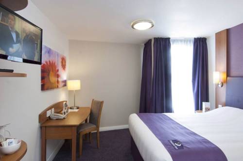 Imagen de la habitación del Hotel Premier Inn London Hampstead. Foto 4
