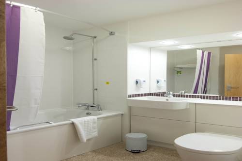 Imagen de la habitación del Hotel Premier Inn London Hampstead. Foto 8