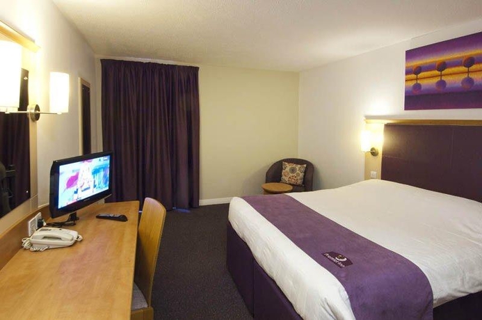Imagen de la habitación del Hotel Premier Inn London Heathrow Airport T2 & T3 (Bath Road). Foto 5