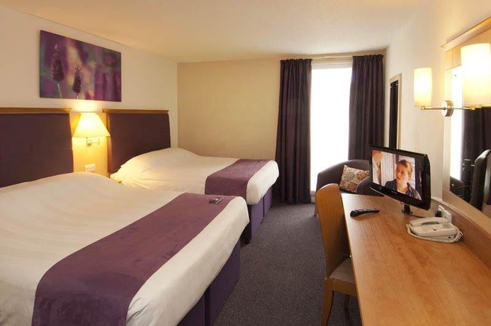 Imagen de la habitación del Hotel Premier Inn London Heathrow Airport T2 & T3 (Bath Road). Foto 6