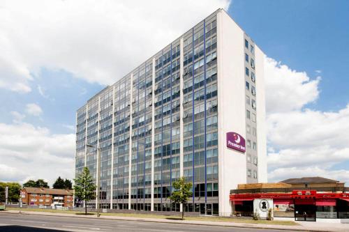 Imagen general del Hotel Premier Inn London Hendon - The Hyde. Foto 9