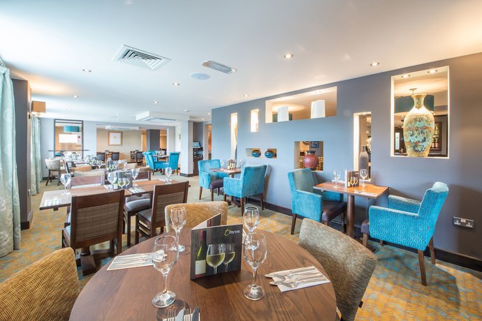 Imagen del bar/restaurante del Hotel Premier Inn London Kingston Upon Thames. Foto 2