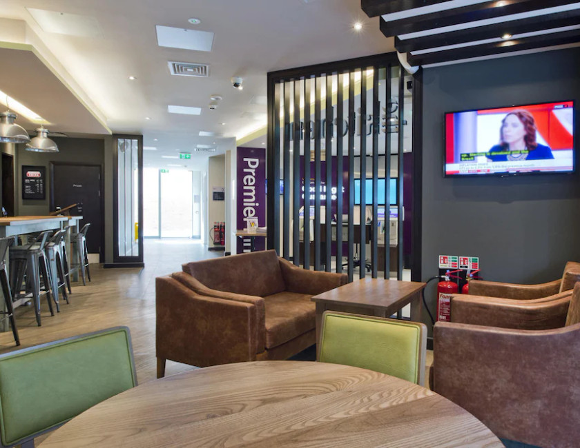 Imagen del bar/restaurante del Hotel Premier Inn London Southwark - High St. Foto 2