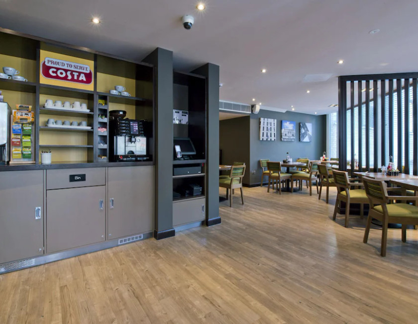 Imagen del bar/restaurante del Hotel Premier Inn London Southwark - High St. Foto 5