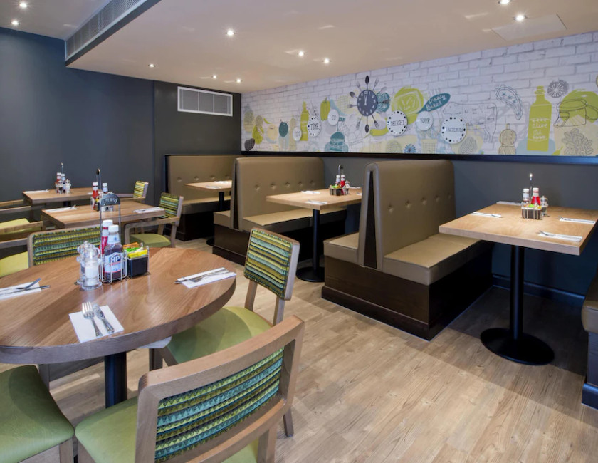Imagen del bar/restaurante del Hotel Premier Inn London Southwark - High St. Foto 6