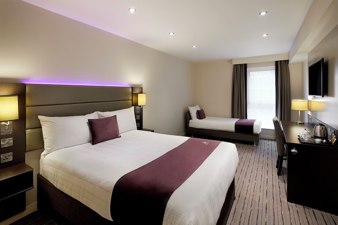 Imagen de la habitación del Hotel Premier Inn London St Pancras. Foto 8