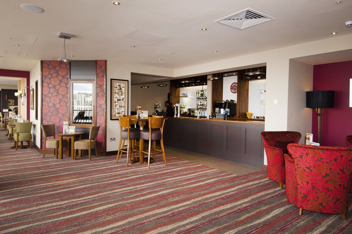 Imagen del bar/restaurante del Hotel Premier Inn London Stratford. Foto 2