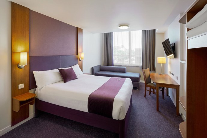 Imagen de la habitación del Hotel Premier Inn London Stratford. Foto 4