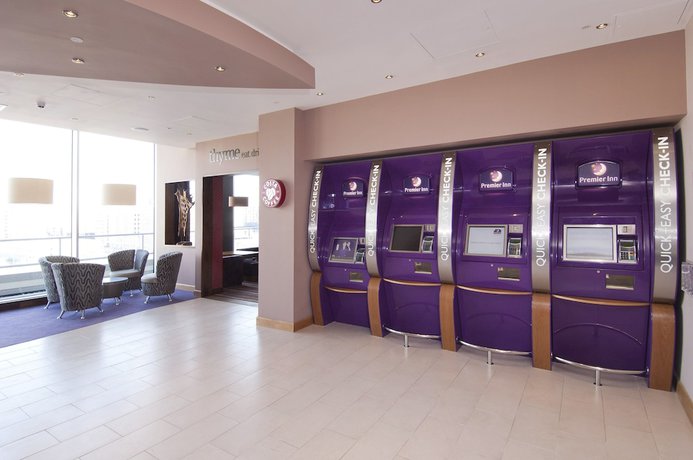 Imagen de los interiores del Hotel Premier Inn London Stratford. Foto 12