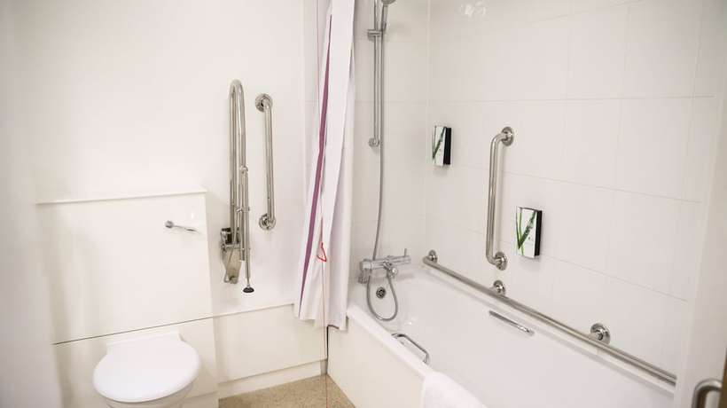 Imagen de la habitación del Hotel Premier Inn London Stratford. Foto 8