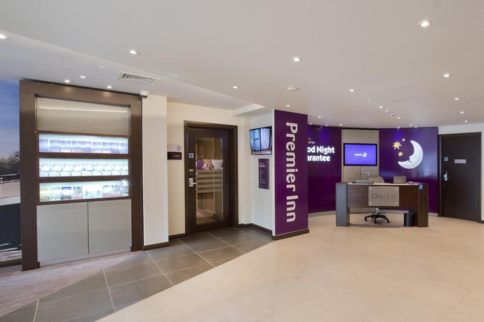 Imagen de los interiores del Hotel Premier Inn London Uxbridge. Foto 16