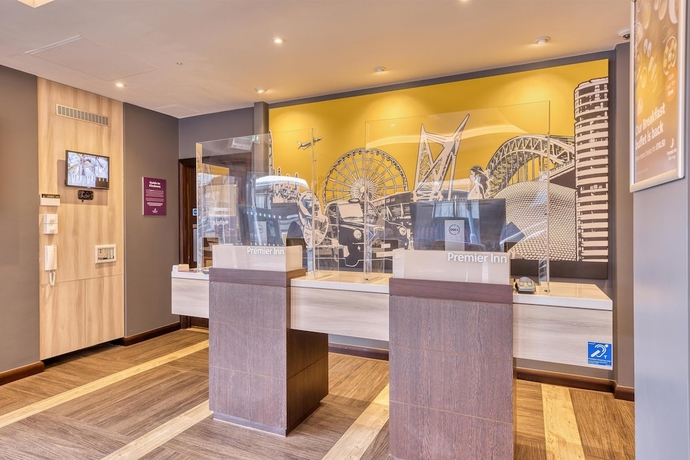 Imagen de los interiores del Hotel Premier Inn London Uxbridge Town Centre. Foto 15