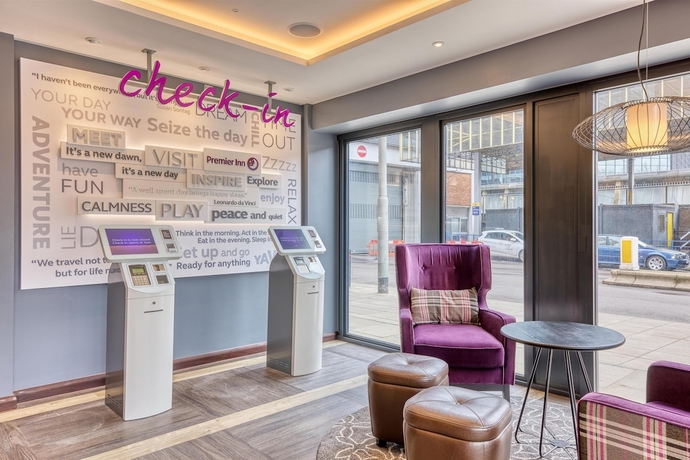 Imagen de los interiores del Hotel Premier Inn London Uxbridge Town Centre. Foto 16