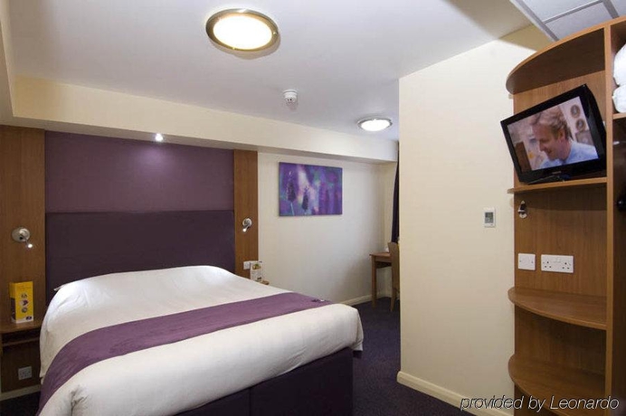 Imagen de la habitación del Hotel Premier Inn London Victoria. Foto 7