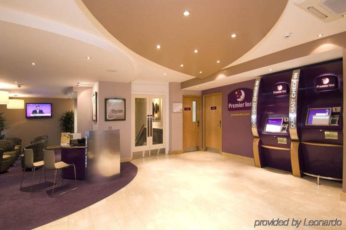 Imagen de los interiores del Hotel Premier Inn London Victoria. Foto 10