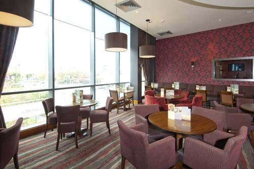 Imagen general del Hotel Premier Inn London Wimbledon South. Foto 5