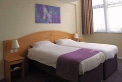 Imagen de la habitación del Hotel Premier Inn Luton Airport. Foto 6