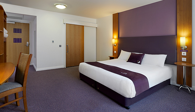 Imagen de la habitación del Hotel Premier Inn Manchester Airport Runger Lane South. Foto 6