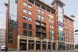 Imagen general del Hotel Premier Inn Manchester Central. Foto 7