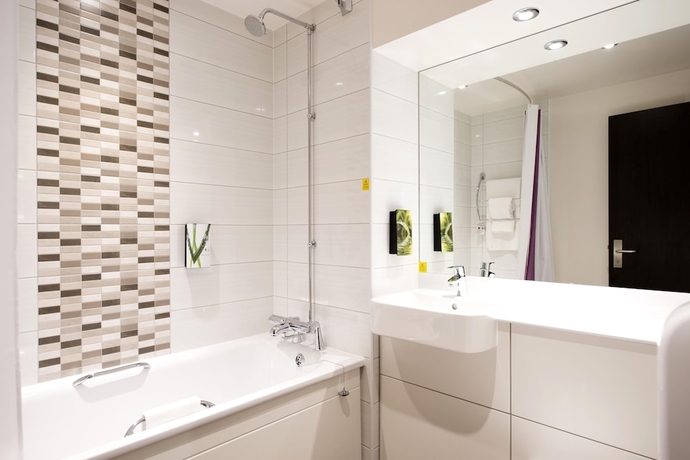 Imagen de la habitación del Hotel Premier Inn Manchester Salford Media City. Foto 12