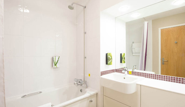Imagen de la habitación del Hotel Premier Inn Manchester (Salford Quays). Foto 5