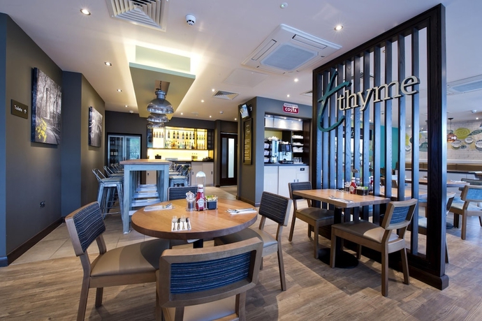 Imagen del bar/restaurante del Hotel Premier Inn Matlock. Foto 3