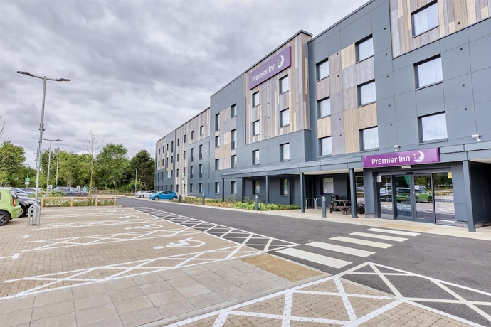 Imagen general del Hotel Premier Inn Milton Keynes - Willen Lake. Foto 1