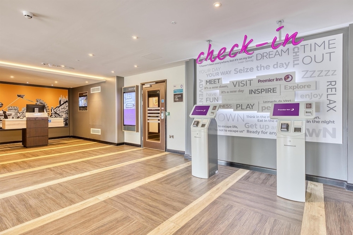 Imagen de los interiores del Hotel Premier Inn Milton Keynes - Willen Lake. Foto 14