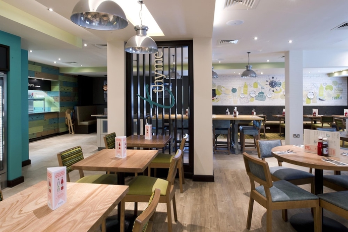 Imagen del bar/restaurante del Hotel Premier Inn Monmouth. Foto 3