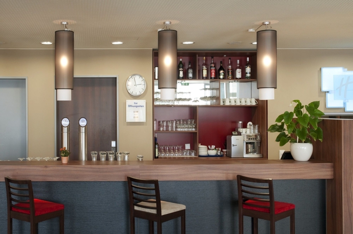 Imagen del bar/restaurante del Hotel Premier Inn Munich Airport Ost. Foto 3
