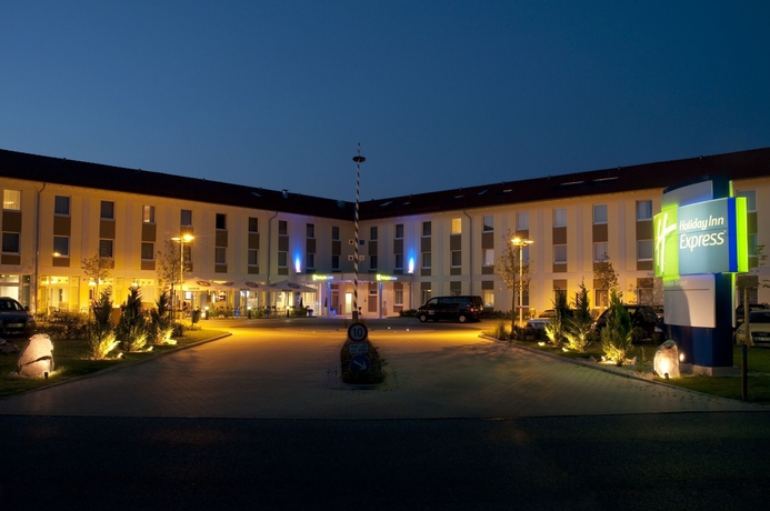 Imagen de los exteriores del Hotel Premier Inn Munich Airport Ost. Foto 8