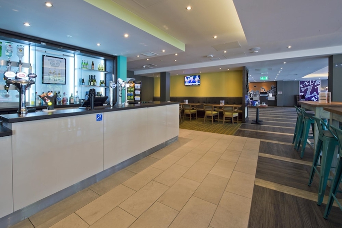 Imagen del bar/restaurante del Hotel Premier Inn Newbury TC - London Road. Foto 3
