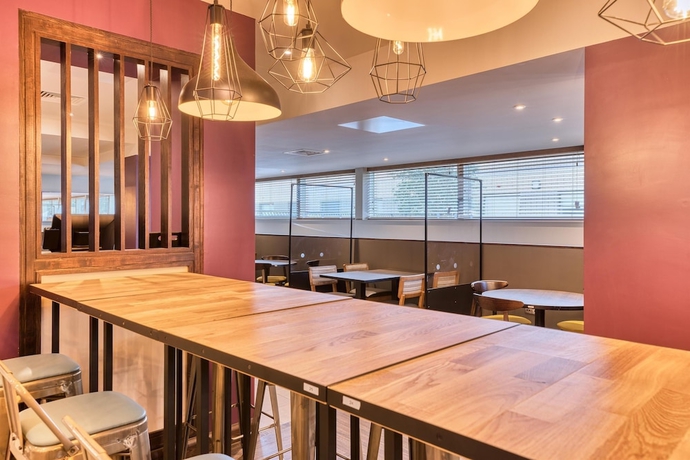 Imagen del bar/restaurante del Hotel Premier Inn Oxford Botley. Foto 3