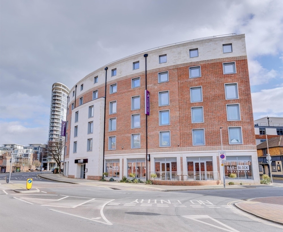 Imagen general del Hotel Premier Inn Portsmouth Dockyard. Foto 1