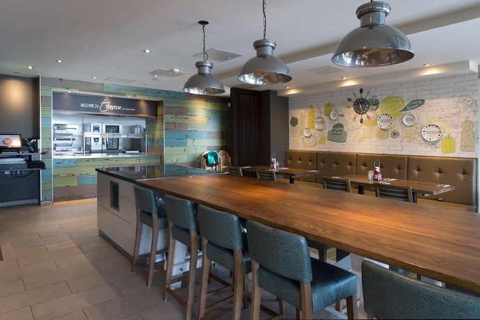 Imagen del bar/restaurante del Hotel Premier Inn Seaton. Foto 3