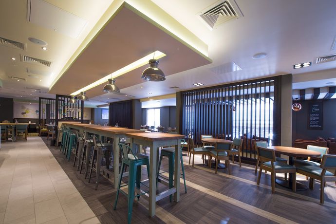 Imagen del bar/restaurante del Hotel Premier Inn Southampton (Cumberland Place). Foto 2
